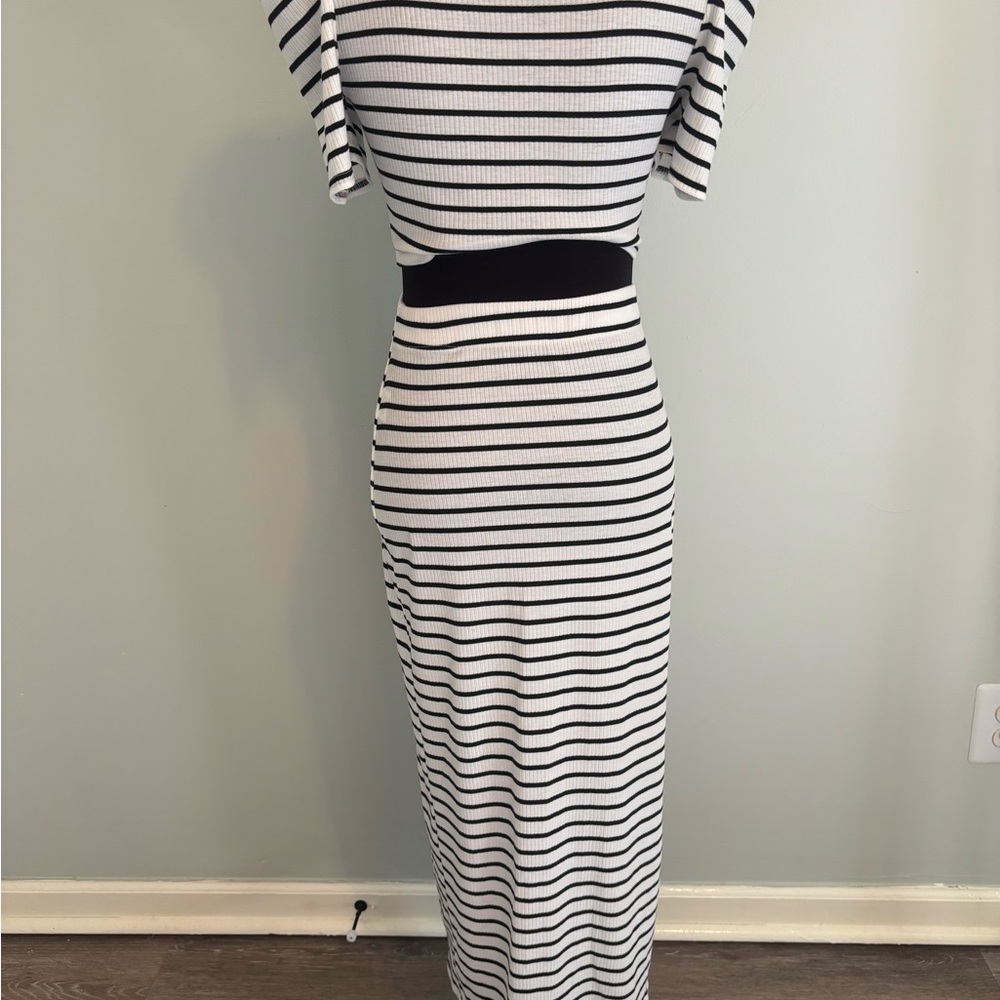 Striped Black and White Women's Skirt and crop top small nwot - Picture 5 of 6